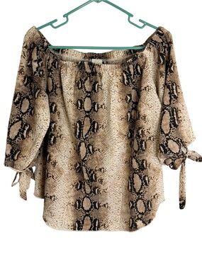 3/$20 Color Swatch Off-Shoulder Snake Print Blouse Size Large